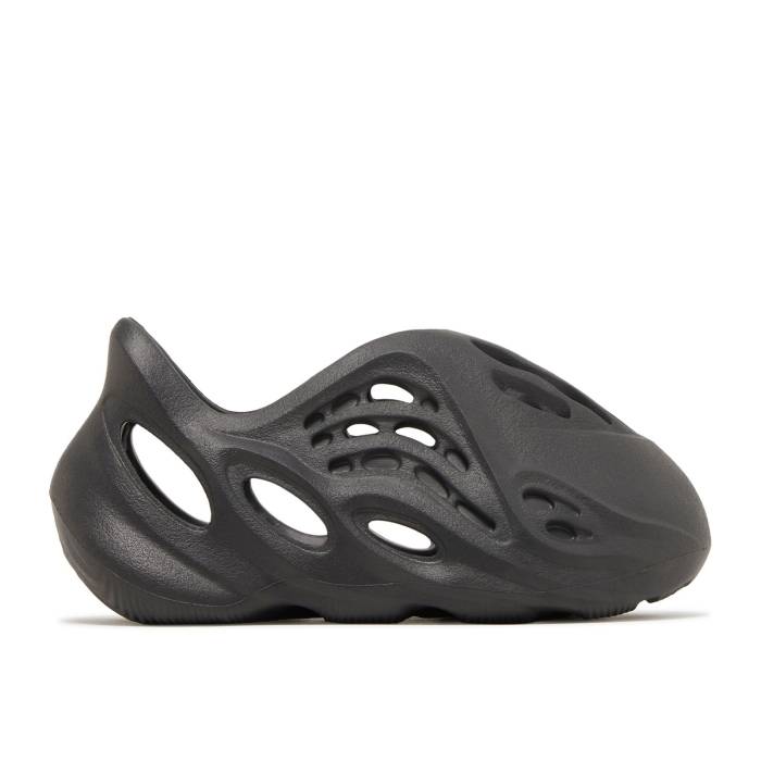 アディダス Adidas 【 Yeezy Foam Runner Infants \u0027Onyx\u0027 Infant Onyx/Onyx/Onyx 】 もの言う花