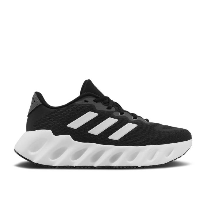 アディダス Adidas 【 Wmns Switch Run \u0027Black White\u0027 Women Core Black/Cloud White/Halo Silver 】 幽客 レディース 中核グループ 黒いこと 黒いこと 白いこと 白いこと Silver しろがね色・しろがね色