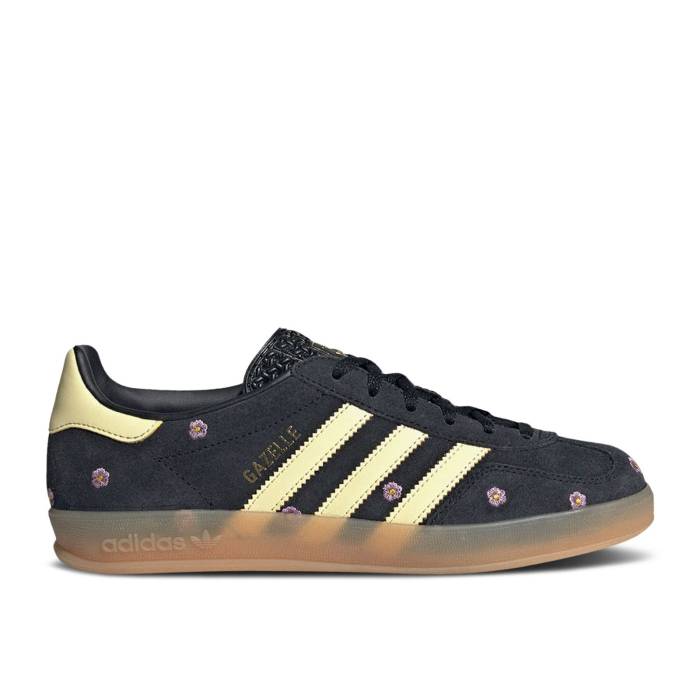 アディダス Adidas 【 Wmns Gazelle Indoor \u0027Black Floral Embroidery\u0027 Women Core Black/Almost Yellow/Silver Dawn 】 ガゼル レディース 中核グループ 黒いこと 黒いこと yellow 黄味がかった・黄色 Silver しろがね色・しろがね色
