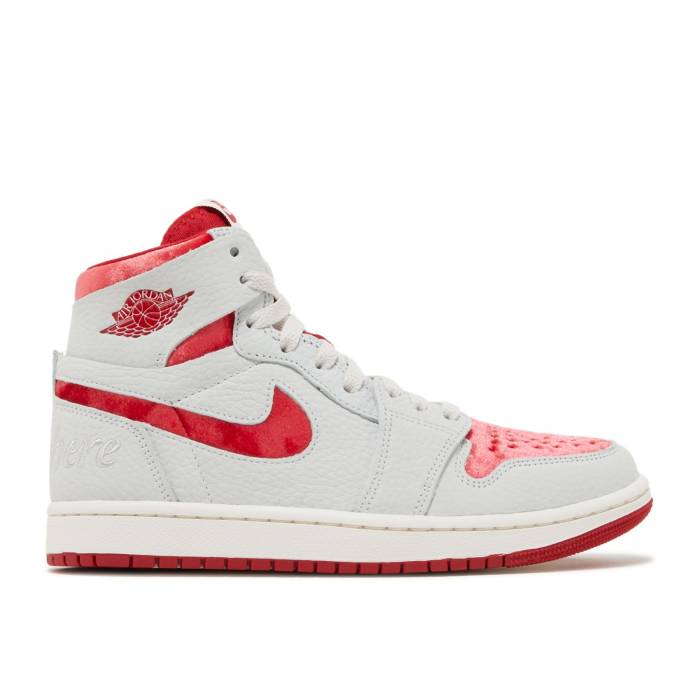 ナイキ エアジョーダン Air Jordan 【 Wmns Jordan 1 High Zoom Comfort 2 \u0027Valentine\u0027s Day\u0027 Women Summit White/Phantom/Gym Red 】 御機嫌 望遠レンズ レディース 白いこと 白いこと Red 赤・赤いこと