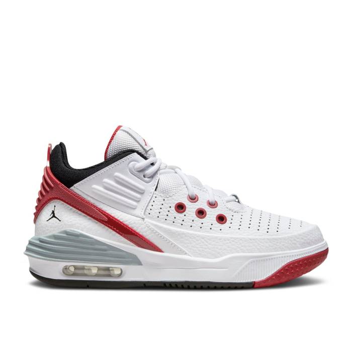 ナイキ エアジョーダン Air Jordan 【 Jordan Max Aura 5 ガウス \u0027White Varsity Red\u0027 Youth White/Varsity Red/Wolf Grey/Black 】 マックス 佇まい 御坊っちゃん キッズ 白いこと 白いこと Red 赤・赤いこと 薄墨色 薄墨色 黒いこと ブラッ