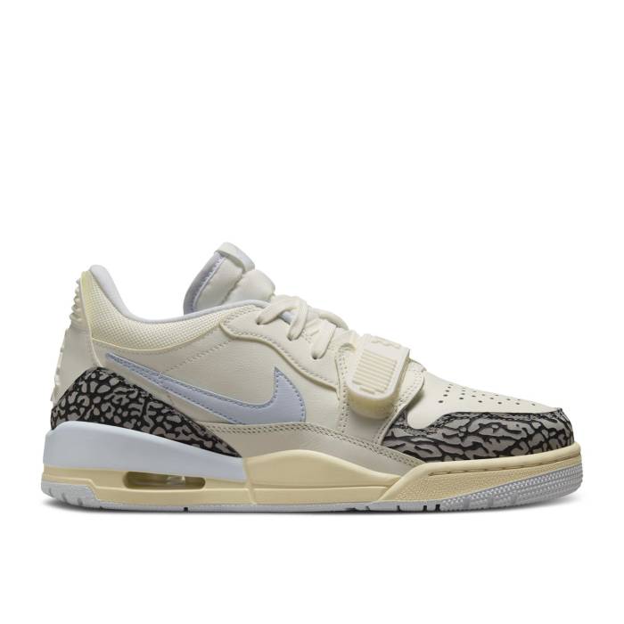 ナイキ エアジョーダン Air Jordan 【 Wmns Jordan Legacy 312 Low \u0027Sail Football Grey\u0027 Women Sail/Cement Grey/Black/Football Grey 】 legacy レガシー 蹴球 レディース 薄墨色・シメント 薄墨色 薄墨色 黒いこと ブラッ