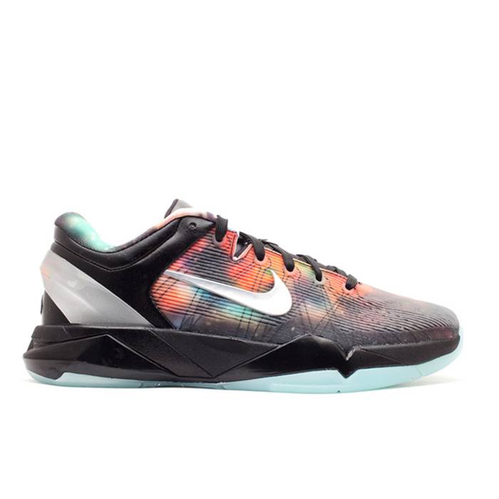 ナイキ Nike 【 Kobe 7 ガウス \u0027Galaxy\u0027 Youth Black/Mtllc Slvr-Ttl Orng-Vlt 】 Kobe コービー お坊っちゃん キッズ 黒いこと 黒いこと