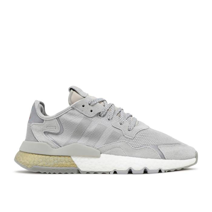 アディダス Adidas 【 Nite Jogger \u0027Gold Metallic Boost\u0027 Men Grey Two/Grey Two/Gold Metallic 】 ジョガーパンツ メンズ 薄墨色 薄墨色 ゴールド メンズ靴-靴