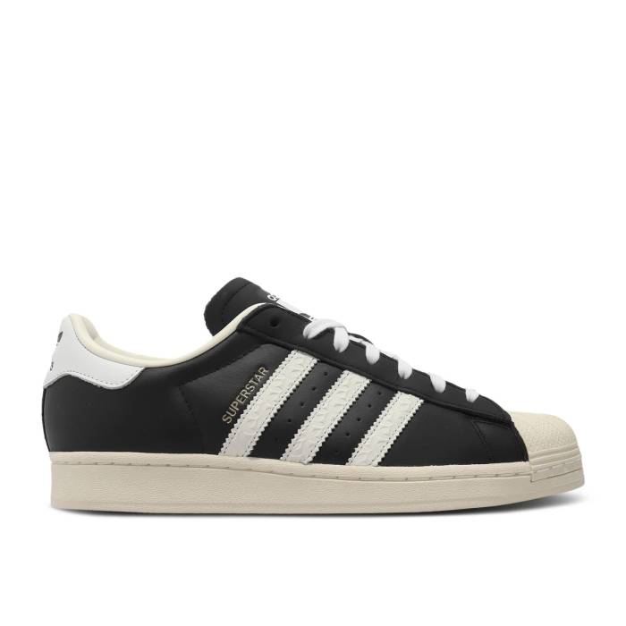 アディダス Adidas 【 Superstar \u0027Debossed Stripes - Black Cream White\u0027 Men Core Black/Cloud White/Cream White 】 Superstar はやりっ子 黒いこと 黒いこと 皮膚軟化剤 メンズ 中核グループ 黒いこと 黒いこと 白いこと 白いこと 皮膚軟化剤