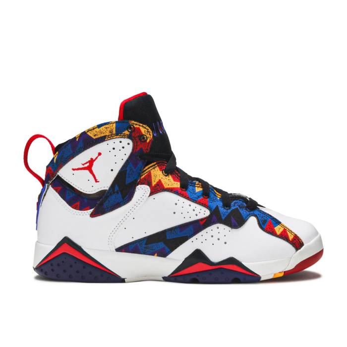 ナイキ　エアジョーダン Air Jordan 【 Jordan 7 Retro Gs 'Sweater' Youth White/Black/Bright Concord/University Red 】 レトロ ジュニア キッズ 白色 ホワイト 黒色 ブラック コンコルド・コンコード Red 赤・レッド｜スニケス 69,850円