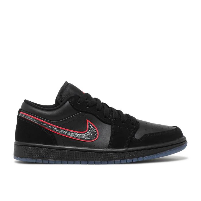 ナイキ　エアジョーダン Air Jordan 【 Jordan 1 Low 'Red Orbit' Men Black/Black/Red Orbit 】 メンズ 黒色 ブラック Red 赤・レッド｜スニケス