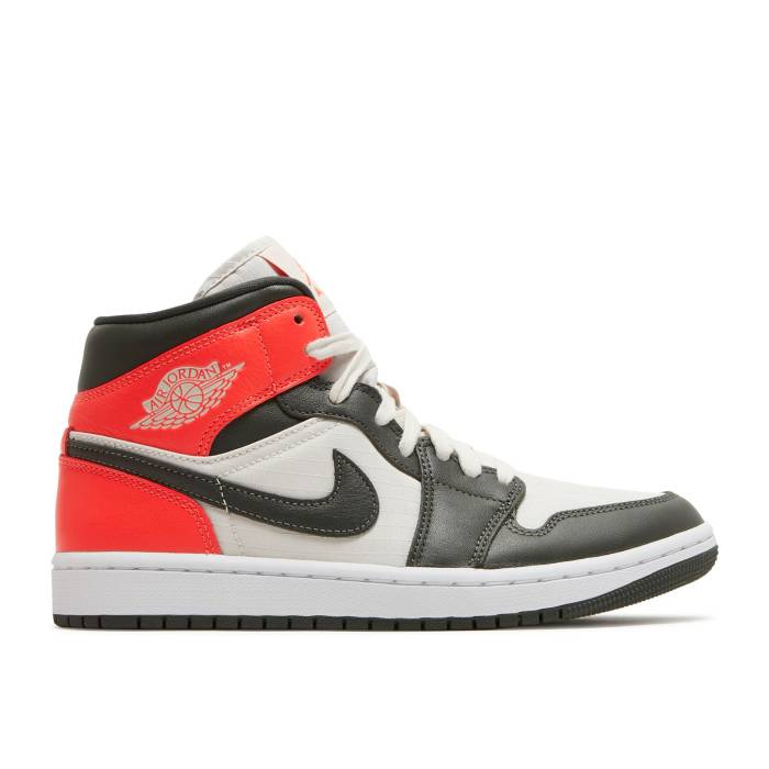 ナイキ エアジョーダン Air Jordan 【 Wmns Jordan 1 Mid Se \u0027Newsprint\u0027 Women Light Orewood Brown/Bright Crimson/White/Newsprint 】 ミッド レディース 赤銅色 赤銅色 クリムゾン 白いこと 白いこと