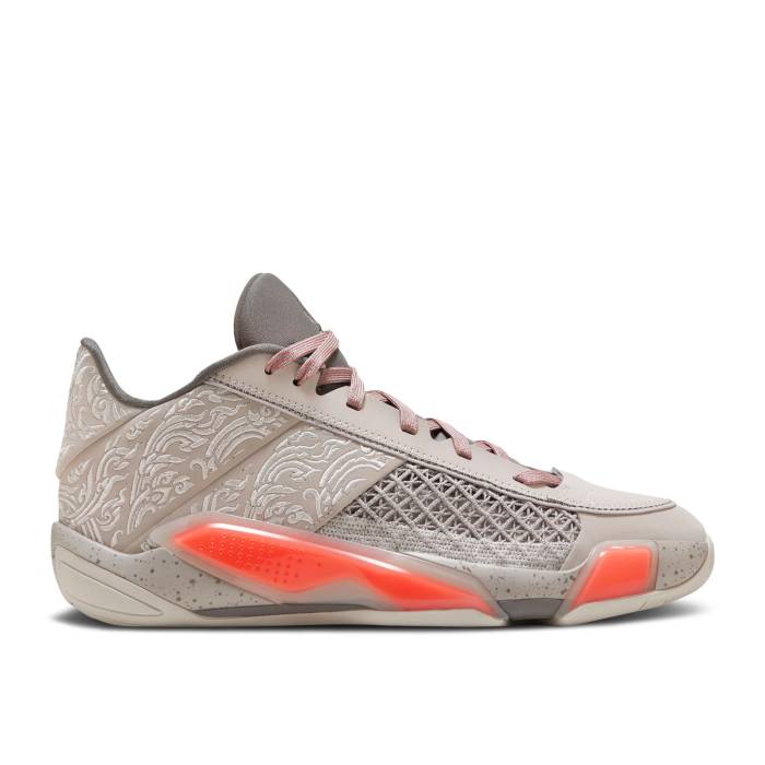ナイキ エアジョーダン Air Jordan 【 Jordan 38 Low \u0027Torch\u0027 Men Cement Grey/Hyper Crimson/Particle Beige/Cool Grey 】 メンズ 薄墨色・シメント 薄墨色 薄墨色 クリムゾン ベージュ 冷やりとした