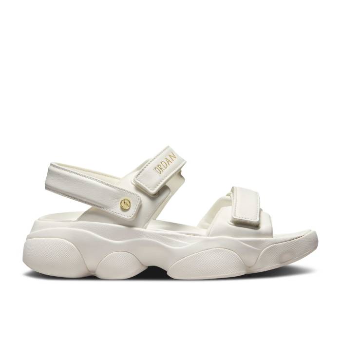 ナイキ　エアジョーダン Air Jordan 【 Wmns Jordan Deja Sandal 'Sail Metallic Gold' Women Sail/Metallic Gold 】 レディース ゴールド