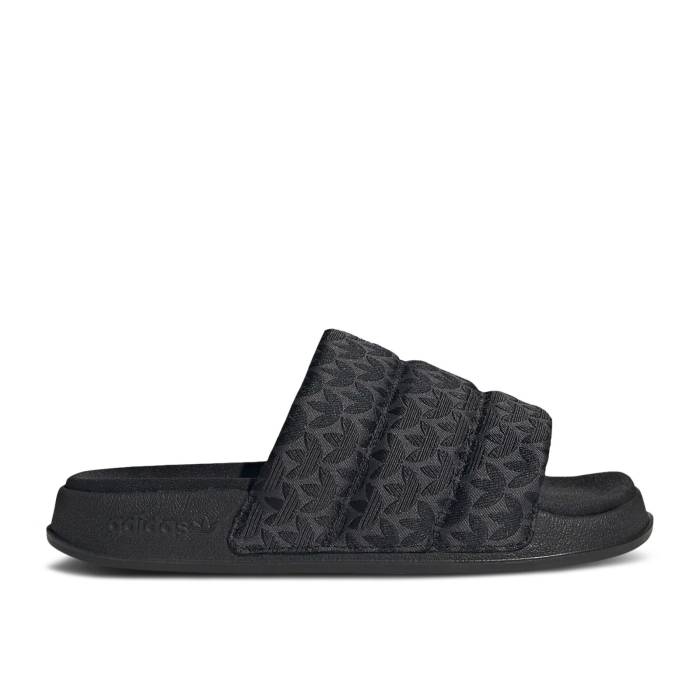 アディダス Adidas 【 Wmns Adilette Essential Slides \u0027Trefoil Monogram - Black\u0027 Women Core Black/Core Black/Core Black 】 アディレッタ レディース 中核グループ 黒いこと 黒いこと