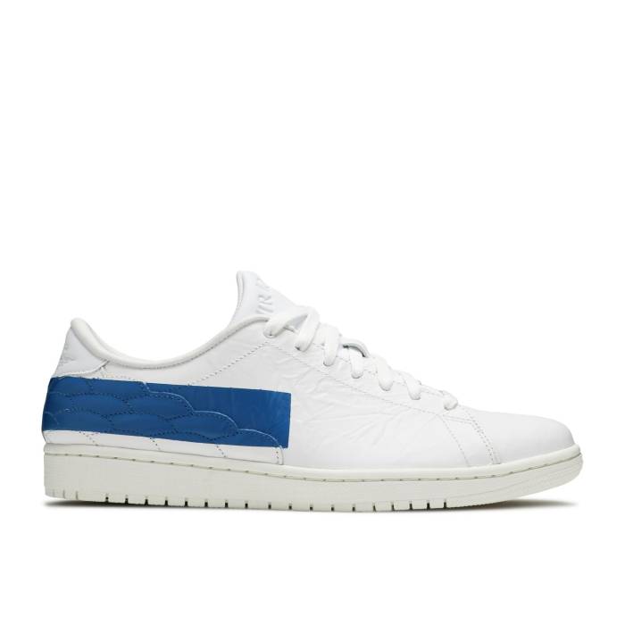 ナイキ エアジョーダン Air Jordan 【 Jordan 1 Centre Court \u0027Military Blue\u0027 Men White/Military Blue/Sail 】 厚地の外套 メンズ 白いこと 白いこと 青み 青色
