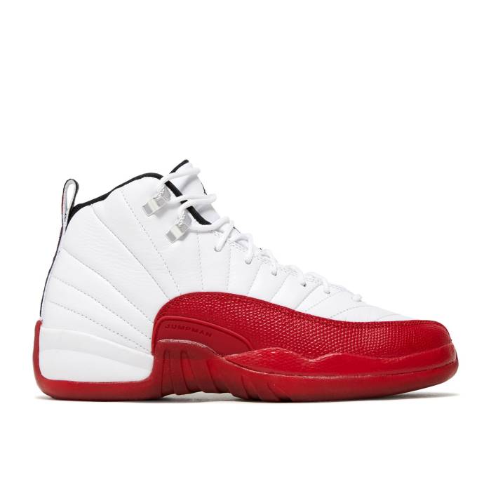 ナイキ エアジョーダン Air Jordan 【 Jordan 12 Retro Gs 'Cherry' 2023 Youth White/White/Metallic Silver/Varsity Red 】 レトロ ジュニア キッズ 白色 ホワイト Silver 銀色・シルバー Red 赤・レッド|スニケス