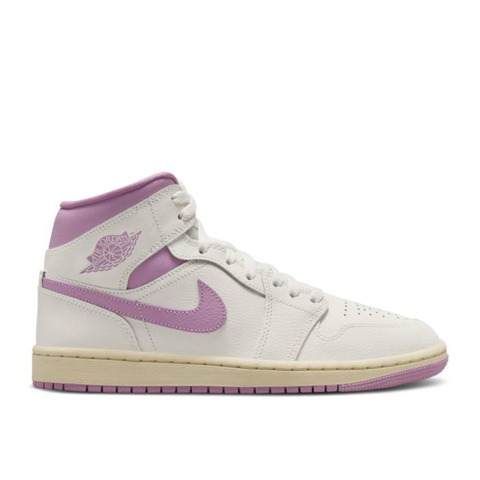ナイキ エアジョーダン Air Jordan 【 Wmns Jordan 1 Mid \u0027Strawberries \u0026 Cream\u0027 Women Sail/Pink/Coconut Milk 】 ミッド レディース pink サクラ色