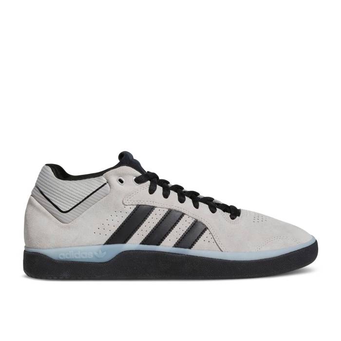 アディダス Adidas 【 Tyshawn \u0027Grey Black\u0027 Men Grey Two/Core Black/Silver Metallic 】 メンズ 薄墨色 薄墨色 中核グループ 黒いこと 黒いこと Silver しろがね色・しろがね色