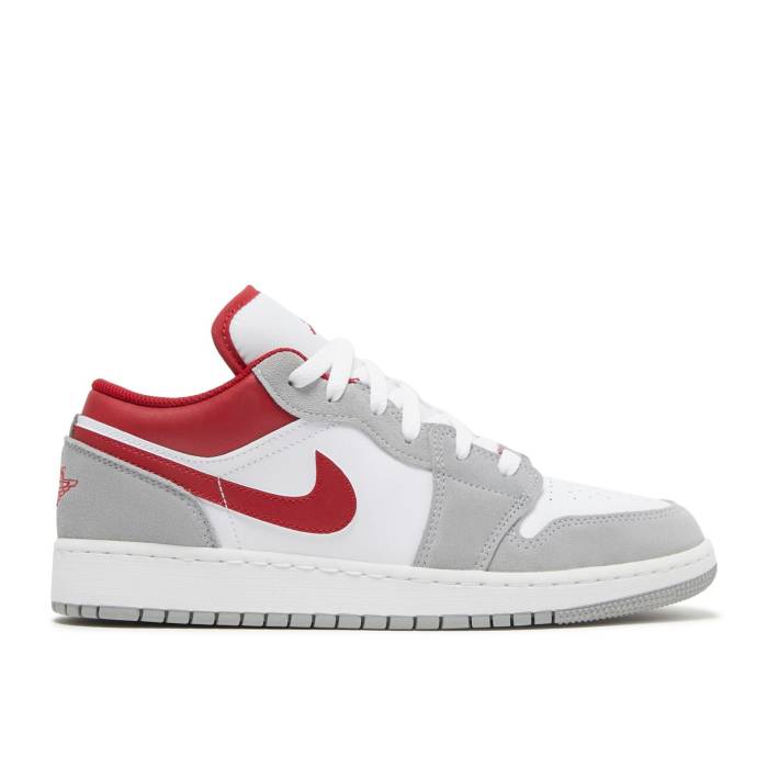 ナイキ エアジョーダン Air Jordan 【 Jordan 1 Low Se Gs 'Light Smoke Grey Gym Red' Youth Light Smoke Grey/Gym Red/White 】 灰色 グレー ジュニア キッズ 灰色 グレー Red 赤・レッド 白色 ホワイト|スニケス
