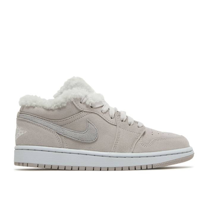 ナイキ エアジョーダン Air Jordan 【 Wmns Jordan 1 Low Se \u0027Sherpa Fleece\u0027 Women College Grey/Particle Grey/Neutral Grey/White 】 レディース 分科大学 薄墨色 薄墨色 白いこと 白いこと