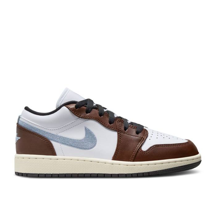 ナイキ エアジョーダン Air Jordan 【 Jordan 1 Low Se ガウス \u0027Mocha Blue Grey\u0027 Youth White/Black/Sail/Blue Grey 】 青味 青み 御坊っちゃん キッズ 白いこと 白いこと 黒いこと 黒いこと 青味 青み 薄墨色 薄墨色