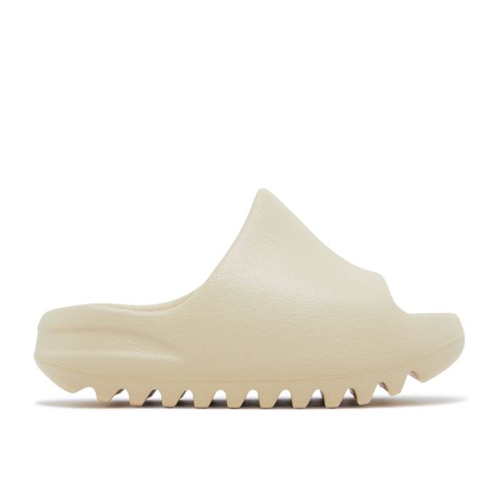 アディダス Adidas 【 Yeezy Slides Kids \u0027Bone\u0027 2022 Youth Bone/Bone/Bone 】 お坊っちゃん キッズ