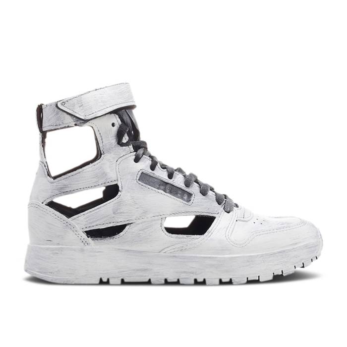リーボック Reebok 【 X Maison Margiela Wmns Classic Leather Tabi High 'Whiteout' Women White/Black 】 クラシック レザー ハイ レディース 白色 ホワイト 黒色 ブラック｜スニケス 296,820円