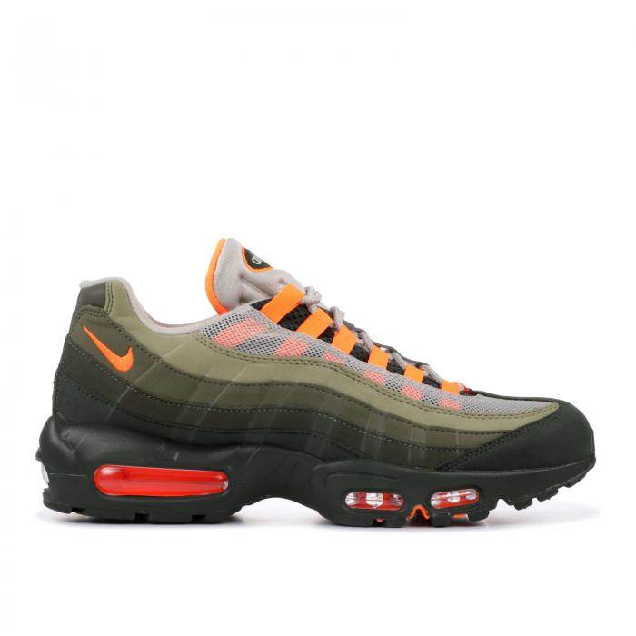 【 NIKE AIR MAX 95 'NEUTRAL OLIVE' / STRING TOTAL ORANGE 】 マックス 橙 オレンジ エアマックス スニーカー メンズ ナイキ