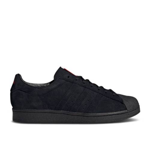 【 ADIDAS THRASHER X SUPERSTAR ADV 'BLACK SCARLET' / CORE BLACK SCARLET GOLD METALLIC 】 アディダス スラッシャー スーパースター コア 黒色 ブラック ゴールド スニーカー メンズ|スニケス