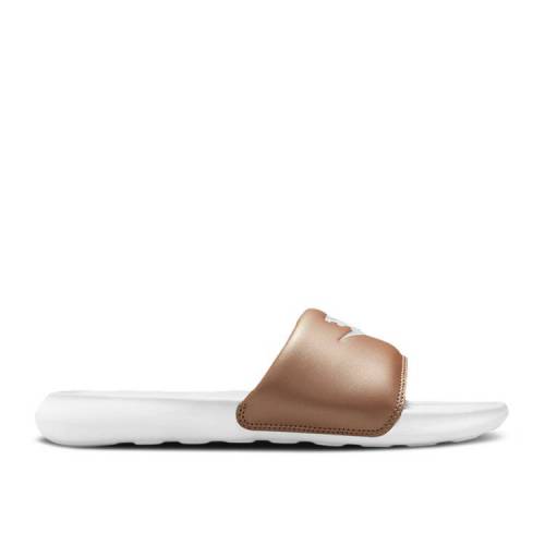 【 NIKE WMNS VICTORI ONE SLIDE \u0027METALLIC RED BRONZE\u0027 / METALLIC RED BRONZE WHITE WHITE 】 サンダル 赤 赤いこと 銅 ブロンズ 白いこと 白いこと スニーカー レディース ナイキ