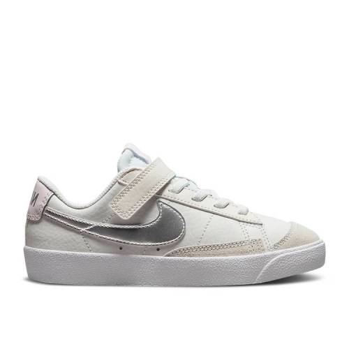 【 NIKE BLAZER LOW '77 PS 'PLATINUM TINT METALLIC SILVER' / PLATINUM TINT LIGHT VIOLET WHITE 】 ブレイザー プラチナム 紫 バイオレット 白色 ホワイト ジュニア キッズ ベビー マタニティ スニーカー ナイキ｜スニケス
