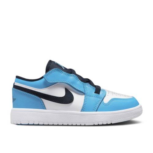 【 AIR JORDAN JORDAN 1 LOW ALT PS 'UNC' / WHITE DARK POWDER BLUE OBSIDIAN 】 ナイキ 白色 ホワイト 青色 ブルー エアジョーダン ジュニア キッズ ベビー マタニティ スニーカー｜スニケス