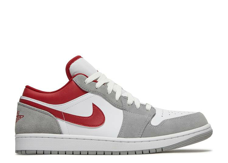 【 AIR JORDAN JORDAN 1 LOW SE 'LIGHT SMOKE GREY GYM RED' / LIGHT SMOKE GREY WHITE GYM RED 】 ナイキ 灰色 グレー 白色 ホワイト 赤 レッド エアジョーダン スニーカー メンズ