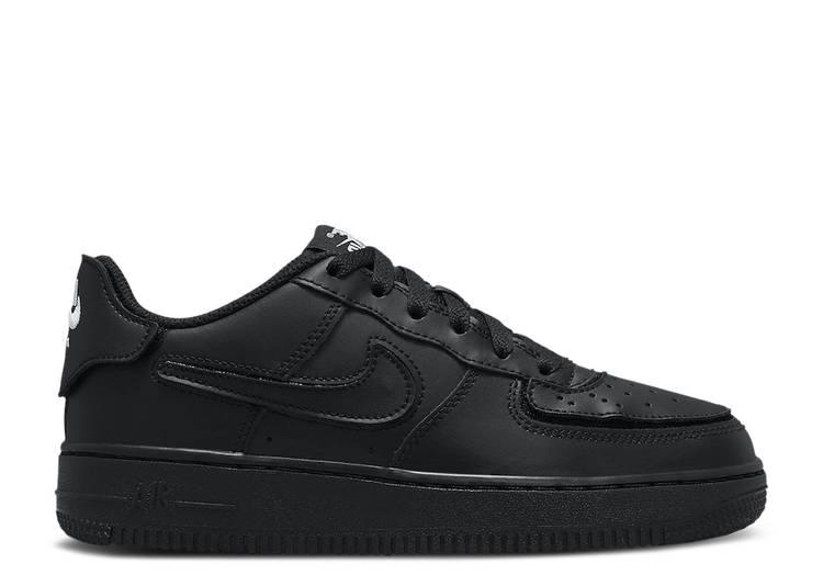 【 NIKE AIR FORCE 1/1 GS 'BLACK BRIGHT CRIMSON' / BLACK METALLIC SILVER WHITE 】 黒色 ブラック 銀色 シルバー 白色 ホワイト エアフォース ジュニア キッズ ベビー マタニティ スニーカー ナイキ｜スニケス
