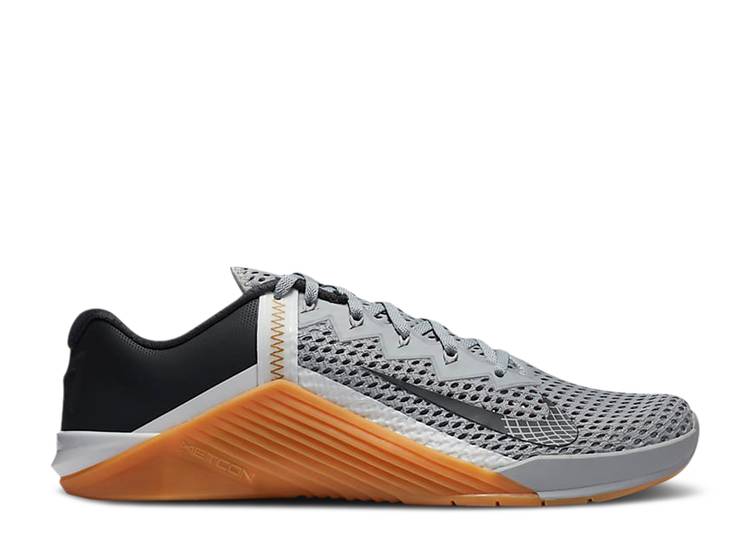 【 NIKE METCON 6 'SMOKE GREY GUM' / LIGHT SOLAR FLARE HEATHER SUMMIT 】 灰色 グレー ヘザー スニーカー メンズ ナイキ｜スニケス