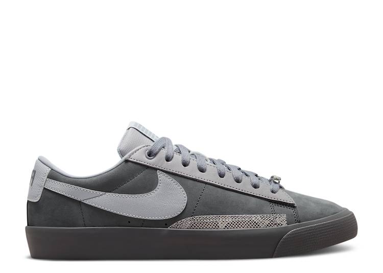 【 NIKE FORTY PERCENT AGAINST RIGHTS X BLAZER LOW SB \u0027COOL GREY\u0027 / COOL GREY WOLF GREY 】 ブレイザー エスビー 冷やりとした 薄墨色 薄墨色 スニーカー メンズ ナイキ