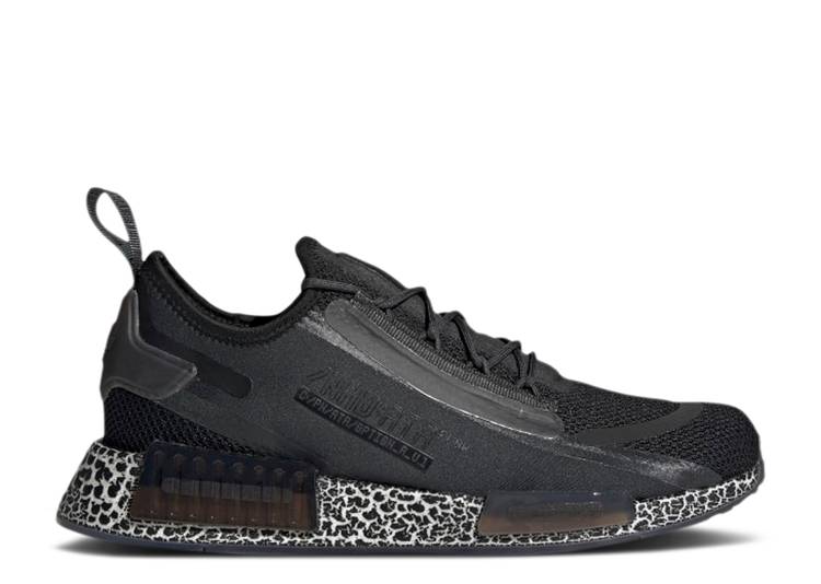 【 ADIDAS NMD_R1 SPECTOO 'BLACK CARBON' / CORE BLACK CARBON CORE BLACK 】 アディダス コア 黒色 ブラック カーボン スニーカー メンズ