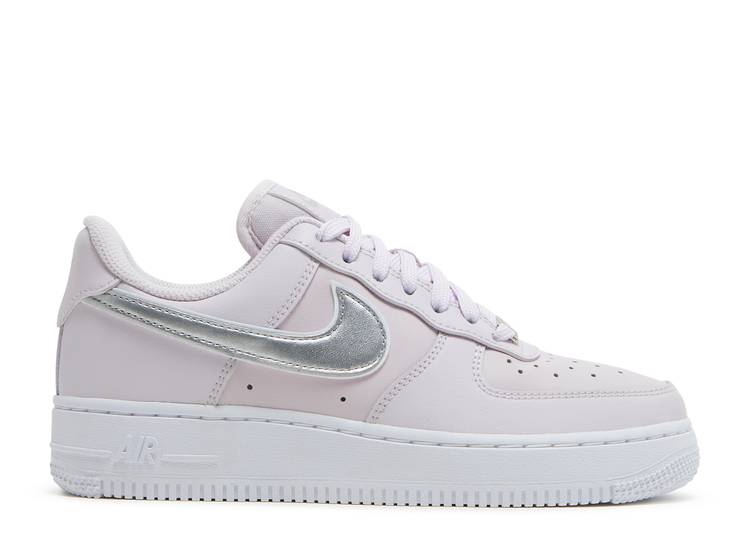 【 NIKE WMNS AIR FORCE 1 '07 ESSENTIAL 'VENICE METALLIC SILVER' / VENICE METALLIC SILVER WHITE 】 銀色 シルバー 白色 ホワイト エアフォース スニーカー レディース ナイキ