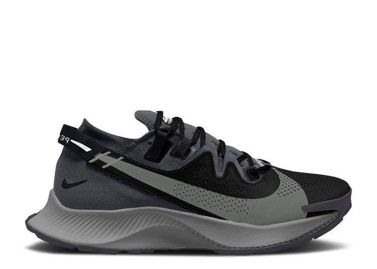 【 NIKE WMNS PEGASUS TRAIL 2 \u0027DARK SMOKE GREY\u0027 / BLACK DARK SMOKE GREY PARTICLE 】 ペガサス 黒いこと 黒いこと 薄墨色 薄墨色 スニーカー レディース ナイキ