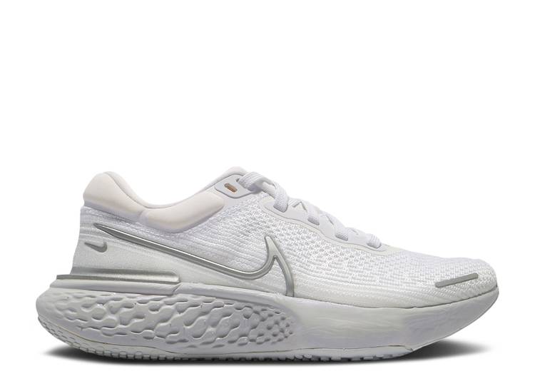 【 NIKE WMNS ZOOMX INVINCIBLE RUN FLYKNIT WHITE METALLIC SILVER / WHITE PURE PLATINUM METALLIC 】 ラン フライニット 白色 ホワイト ピュア プラチナム スニーカー レディース ナイキ