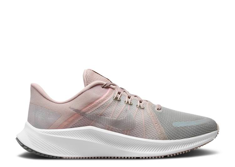 【 NIKE WMNS QUEST 4 PREMIUM \u0027GREY FOG BARELY ROSE\u0027 / GREY FOG BARELY ROSE PALE CORAL 】 割り増し金 薄墨色 薄墨色 さくら色 スニーカー レディース ナイキ