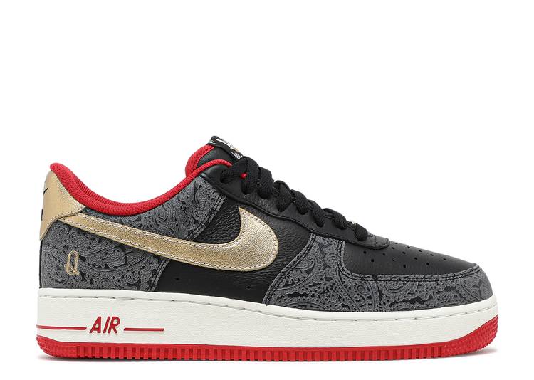 【 NIKE AIR FORCE 1 07 LX PADES / BLACK UNIVERSITY RED METALLIC 】 黒色 ブラック 赤 レッド エアフォース スニーカー メンズ ナイキ