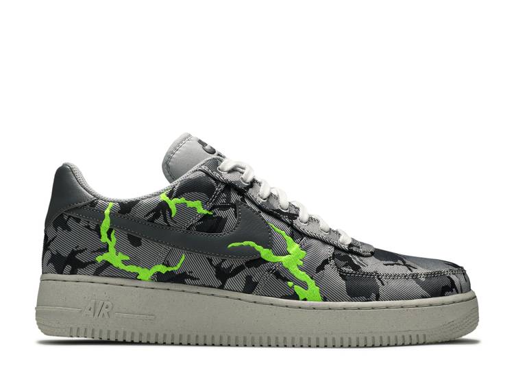 【 NIKE AIR FORCE 1 \u002707 LX \u0027GREY CAMO\u0027 / LIGHT SMOKE GREY ELECTRIC GREEN 】 薄墨色 薄墨色 緑 緑であること 空軍 スニーカー メンズ ナイキ