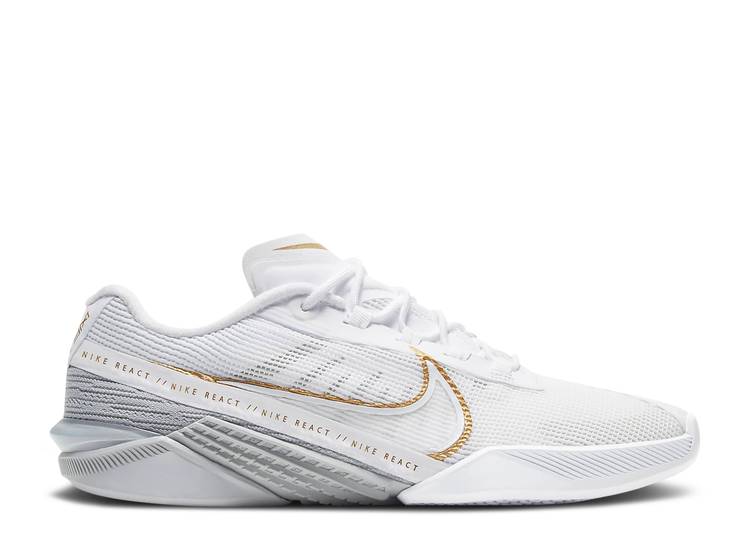 【 NIKE WMNS REACT METCON TURBO \u0027WHITE METALLIC GOLD\u0027 / WHITE LIGHT SMOKE GREY METALLIC 】 リアクト ターボ 白いこと 白いこと 薄墨色 薄墨色 スニーカー レディース ナイキ