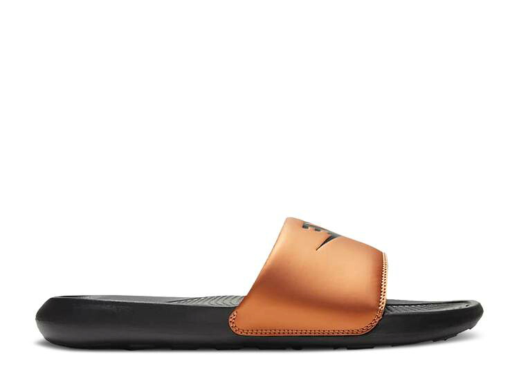 【 NIKE WMNS VICTORI ONE SLIDE \u0027BLACK METALLIC COPPER\u0027 / BLACK METALLIC COPPER BLACK 】 サンダル 黒いこと 黒いこと 銅色 コッパー スニーカー レディース ナイキ
