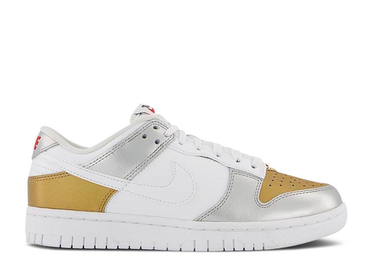 【 NIKE WMNS DUNK LOW SE \u0027SILVER GOLD METALLIC\u0027 / WHITE METALLIC GOLD METALLIC 】 ダンク ゴールド 白いこと 白いこと ダンクロー スニーカー レディース ナイキ