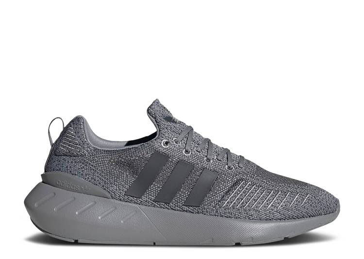 【 ADIDAS SWIFT RUN 22 'TRIPLE GREY' / GREY THREE GREY FIVE GREY FIVE 】 アディダス ラン 灰色 グレー スニーカー メンズ