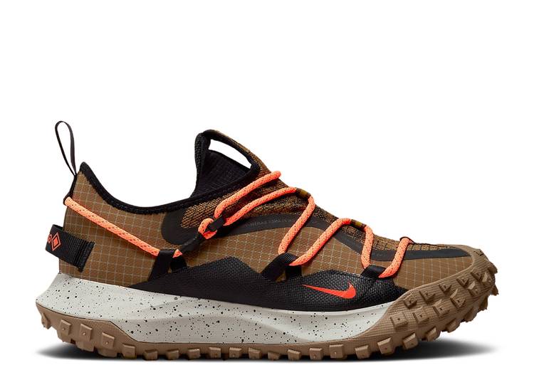 【 NIKE ACG MOUNTAIN FLY LOW GTX SE \u0027HAZEL RUSH\u0027 / HAZEL RUSH BLACK KHAKI ATOMIC 】 混雑時 黒いこと 黒いこと カーキ スニーカー メンズ ナイキ