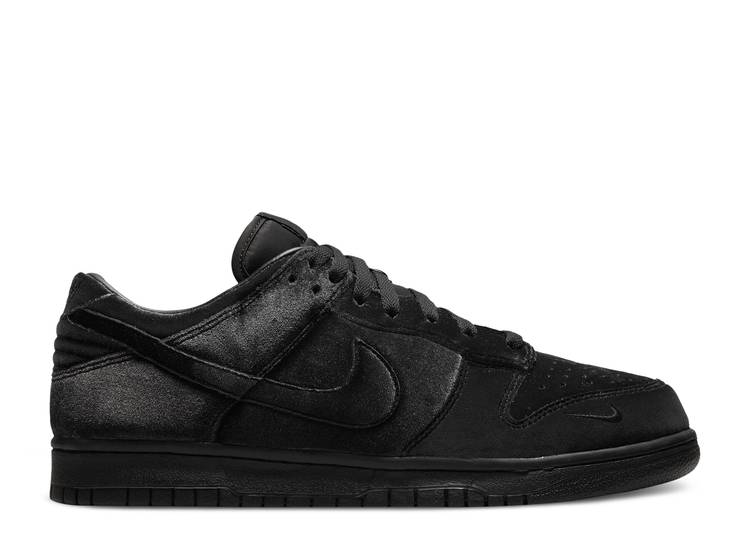 【 NIKE DOVER STREET MARKET X DUNK LOW 'BLACK VELVET' / BLACK BLACK BLACK 】 ストリート ダンク 黒色 ブラック ダンクロー スニーカー メンズ ナイキ｜スニケス 260,415円