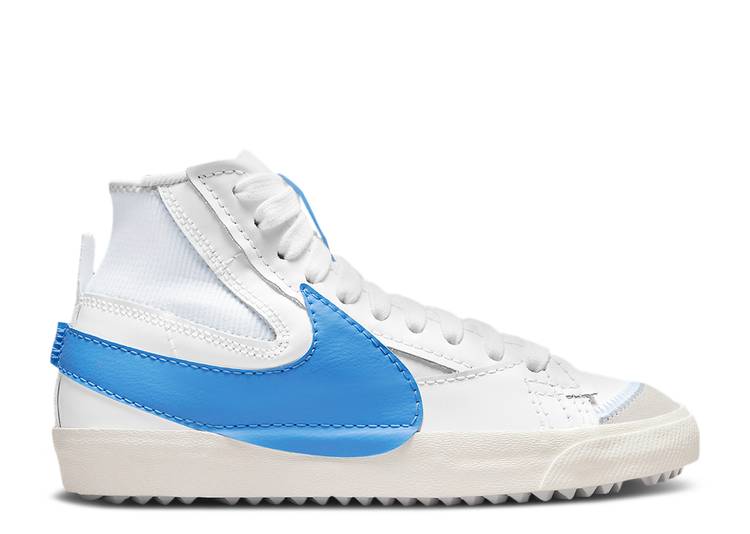 【 NIKE BLAZER MID '77 JUMBO 'WHITE UNIVERSITY BLUE' / WHITE UNIVERSITY BLUE SAIL BLACK 】 ブレイザー ミッド ジャンボ 白色 ホワイト 青色 ブルー 黒色 ブラック スニーカー メンズ ナイキ｜スニケス