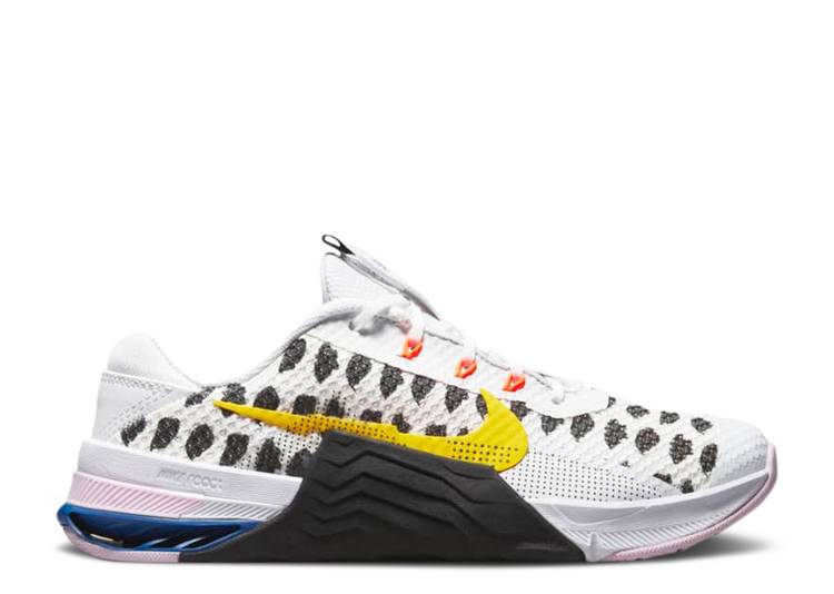 【 NIKE WMNS METCON 7 POLKA WHITE YELLOW STRIKE / BLACK WHITE RACER BLUE YELLOW 】 白色 ホワイト 黄色 イエロー ストライク 黒色 ブラック 青色 ブルー スニーカー レディース ナイキ