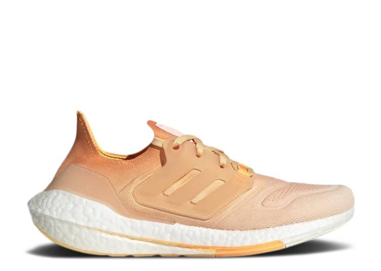 【 ADIDAS WMNS ULTRABOOST 22 \u0027FLASH ORANGE\u0027 / ECRU TINT PULSE AMBER FLASH 】 アディダス スニーカー レディース