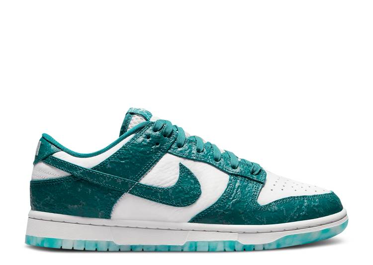 【 NIKE WMNS DUNK LOW \u0027OCEAN\u0027 / SUMMIT WHITE BRIGHT SPRUCE 】 ダンク 白いこと 白いこと ダンクロー スニーカー レディース ナイキ
